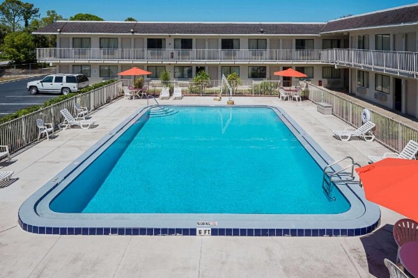 Rodeway Inn Kissimmee image 19